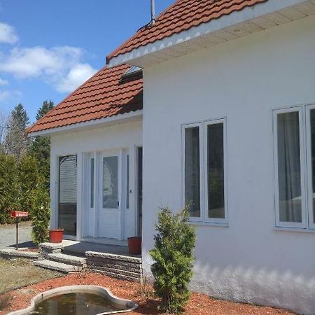 La Maison Du Village, Spa Shawinigan Kültér fotó