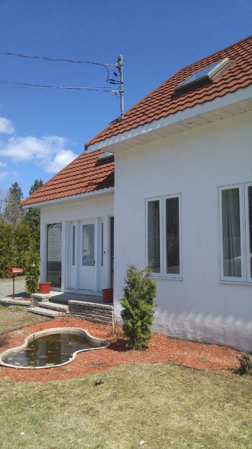 La Maison Du Village, Spa Shawinigan Kültér fotó