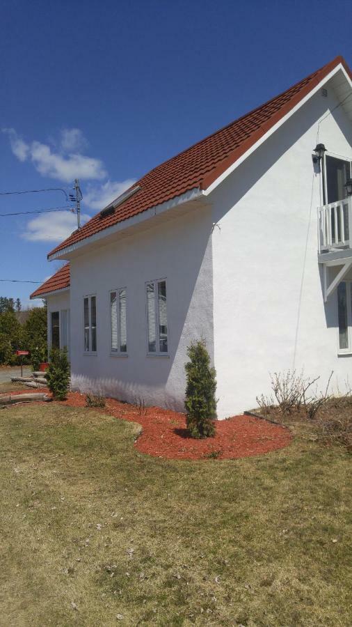 La Maison Du Village, Spa Shawinigan Kültér fotó