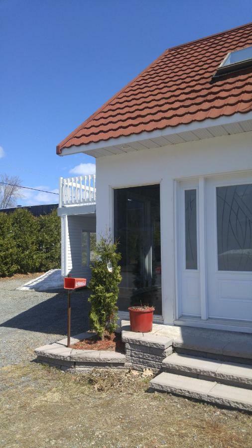 La Maison Du Village, Spa Shawinigan Kültér fotó