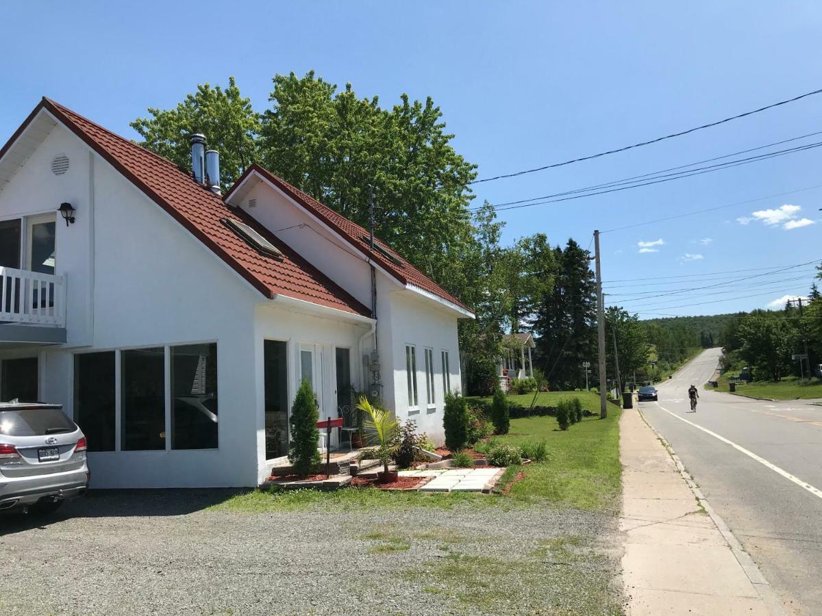 La Maison Du Village, Spa Shawinigan Kültér fotó