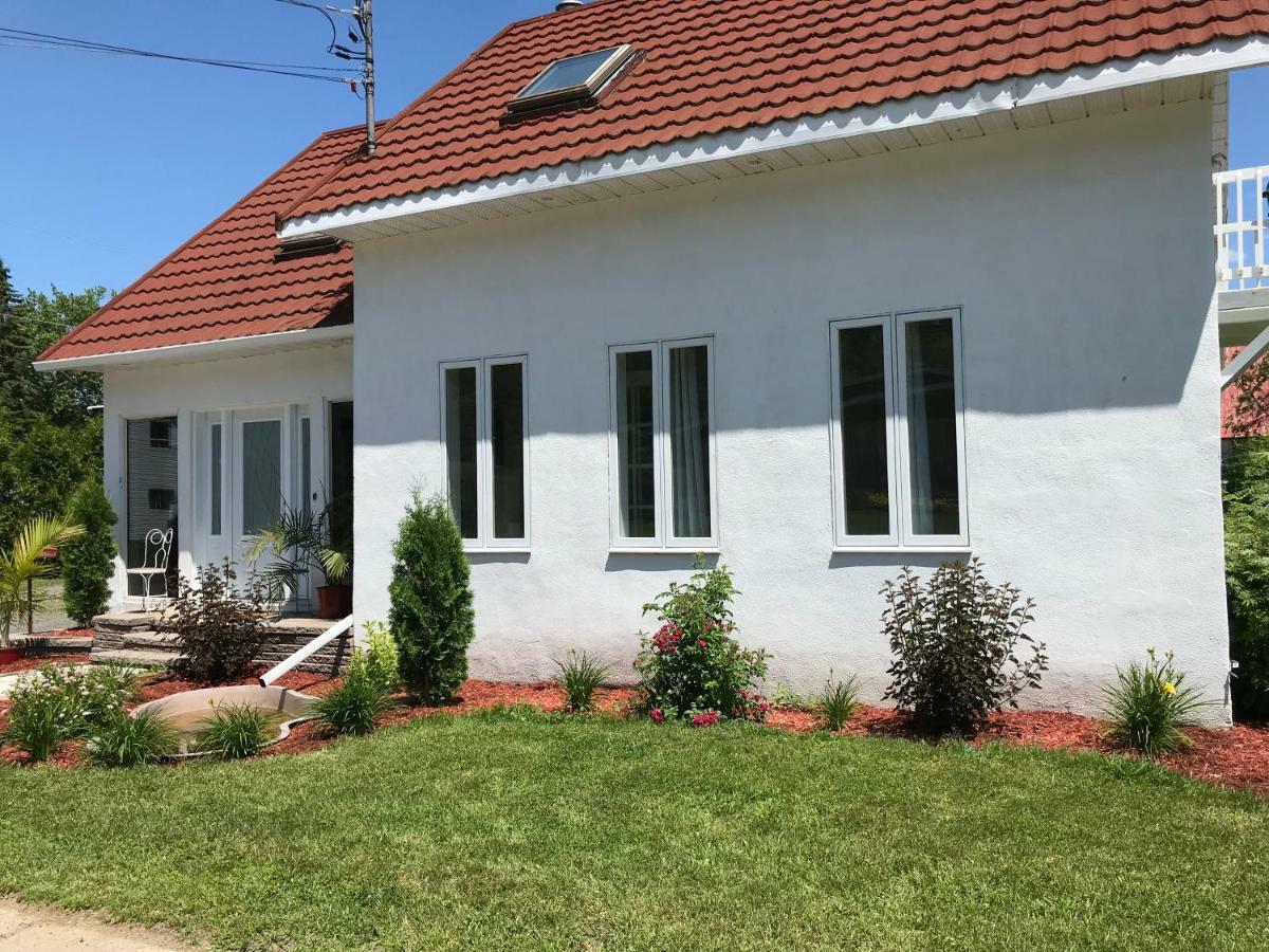 La Maison Du Village, Spa Shawinigan Kültér fotó
