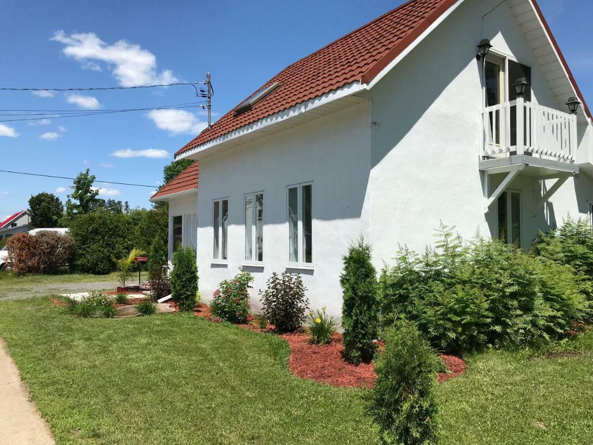 La Maison Du Village, Spa Shawinigan Kültér fotó